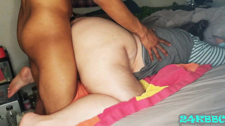 24KBBC: Madura gordinha esguichando duro no meu pau jovem