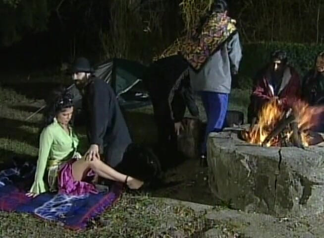 Public Lust: Con đĩ Gypsy bị nện lỗ hậu ngoài trời