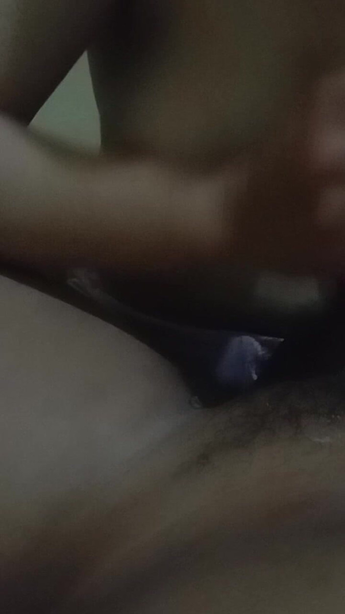 Angelina Pop: Grannens hembiträde bröst