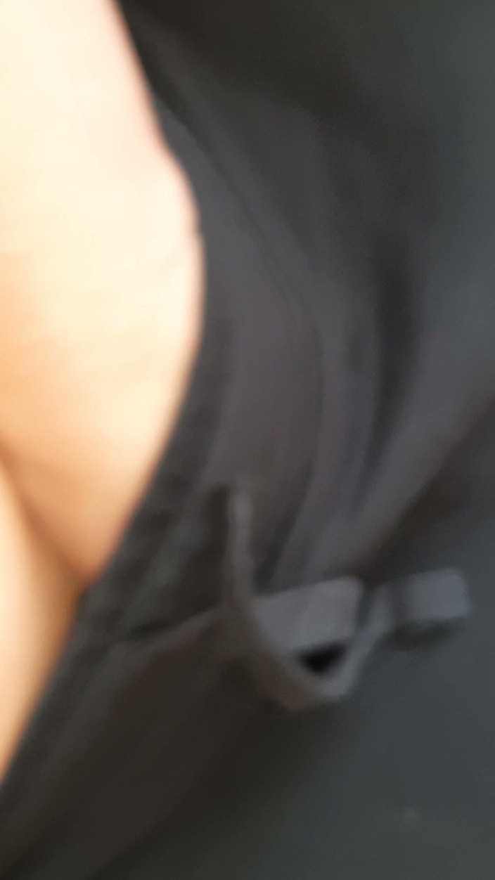 Lesbian-candys: Saya melancap secara rahsia di dapur di belakang ibu tiri...