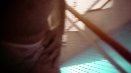 Alan Long: 穿着我的内裤走下大楼的楼梯！