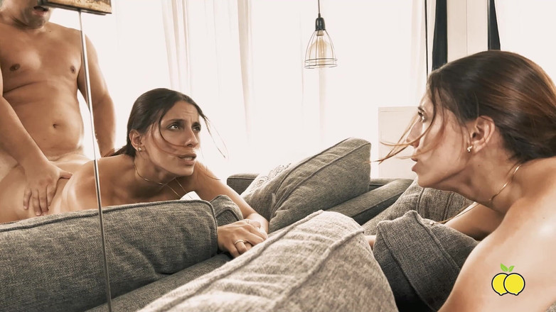 limonproducciones7: 她朋友的男朋友自慰