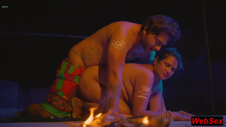 WebSex Premium: Vondo Sadhu pieprzyć piękną rozwiedzioną żonę w wiosce! Desi seks
