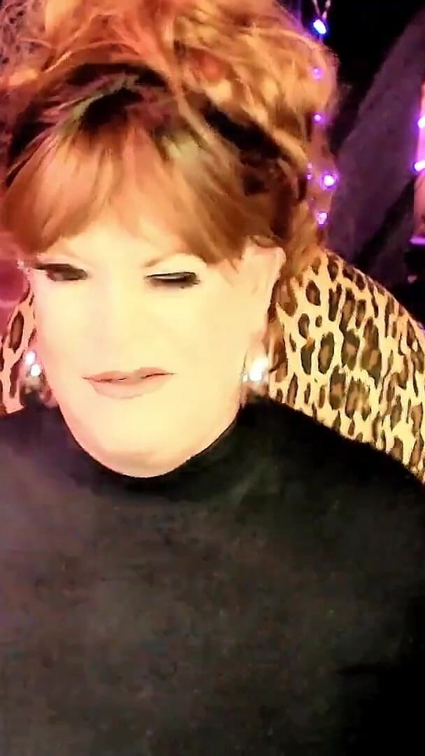 Puffin on a Slimmie (Femme Cheri) Puffin on a Slimmie (Femme Cheri)