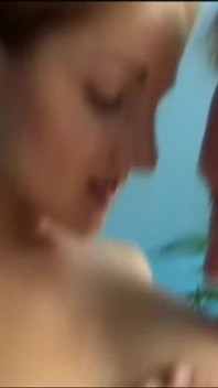 Молодая Блондинка Пробует Огромный Член Для Анала
