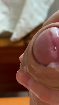 O mulțime de spermă și spermă. Este delicios!