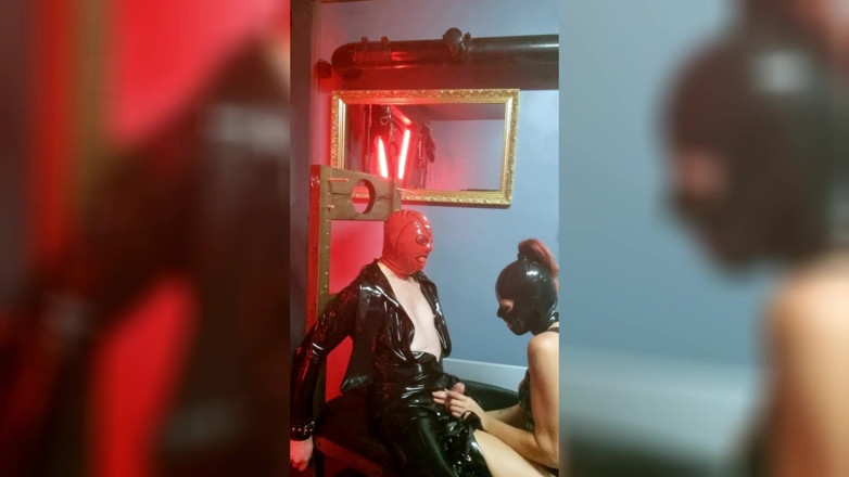 Madame Moira Dominatrix: Ortiga Dura Y Absoluta Indefensión En El Saco.