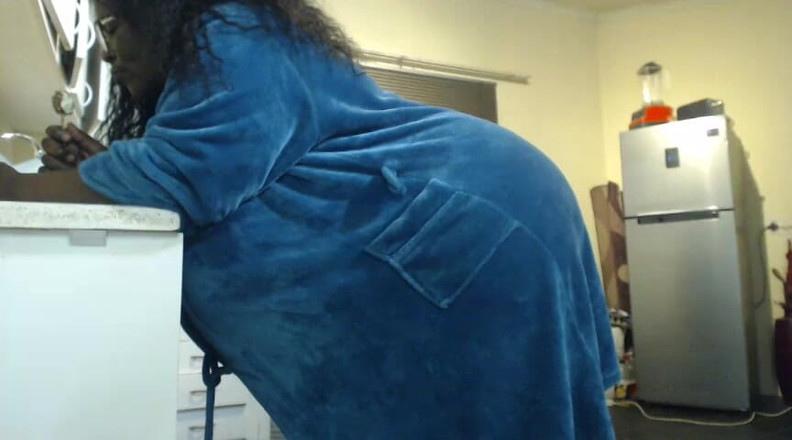 Legendary Booty Overdose: 丰满的巨大黑人 ssbbw 渴望黑色的渴望大黑鸡巴