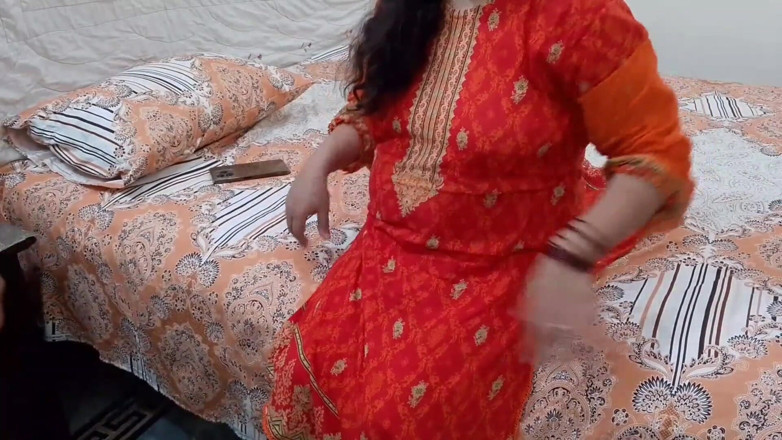 QueenbeautyQB: Teman kuliah bilang gimana caranya ngentot sama ibu tiriku