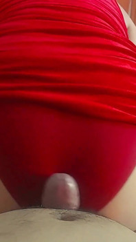 POV: Ik Tilde Mijn Rode Jurk Op En Perste Alle Melk Uit Haar Door Mijn Kont Tegen Haar Lul Te Wrijven