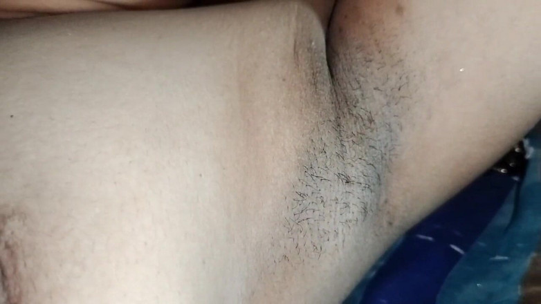 Hemant: 아누라다의 겨드랑이