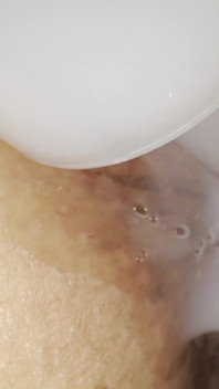 私のお尻に潤滑油を噴射!