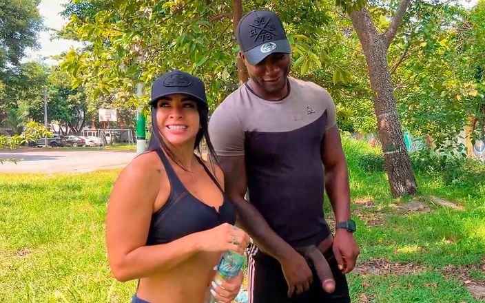 XanderBlackx: Coach mostra seu bbc no parque para Peituda Silvana Lee -...