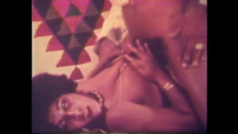 Vintage megastore: Americké mezirasové vintage šukání pro černou kundičku a bílého ptáka