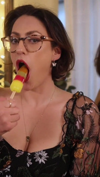 Ssie popsicle jak kutas - zachęta dla gejów