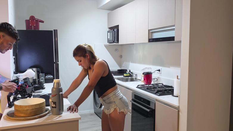 Sweet American: 원시 콘텐츠. 왕실 뒤