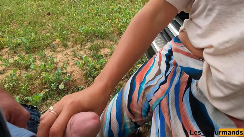 Les Gourmands: Krásná zrzka milf venku saje zeťova ptáka, aby ho udělala...