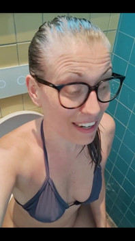 Me on Open Toilette