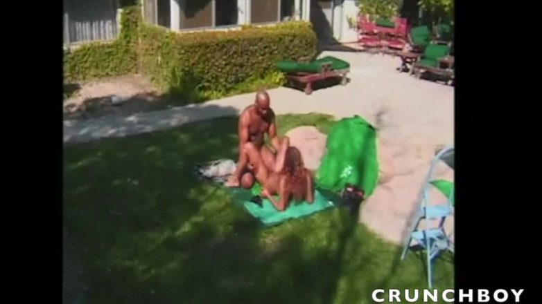 Bitch Girl Video: Doble penetración anal y coño con amigos con final de...