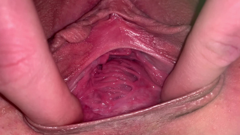Claudia Macc: Pussy gaping