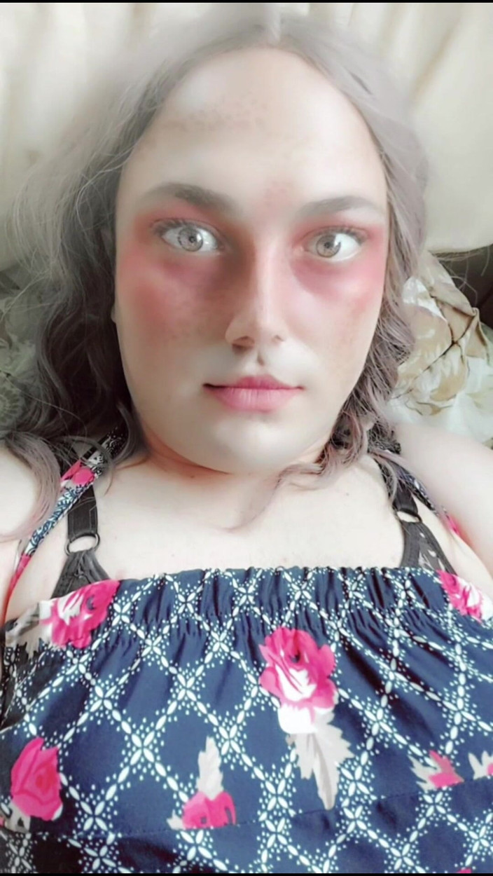 Kitty_Cross: Gesicht spanking, sissy, süße transvestit-schlampe, weiße große natürliche möpse, spanking...