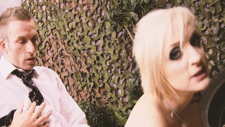 SEXUAL SIN: Adegan 3_blonde tante mesum dengan lingerie seksi dientot habis-habisan sama tentara...