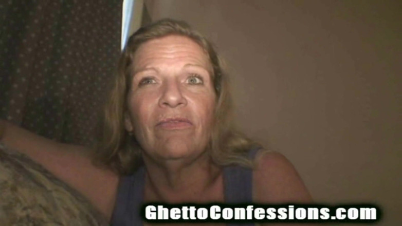 Ghetto Confessions: बदसूरत नानी पूर्व स्ट्रिपर वेश्या कुतिया बड़े स्तन लंड चुसाई शुक्राणु जीभ वेश्या!
