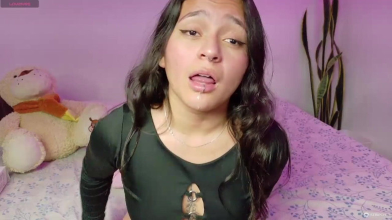 Emilyn Grifs: Blowjob Seks – Latina kecil molek bogel