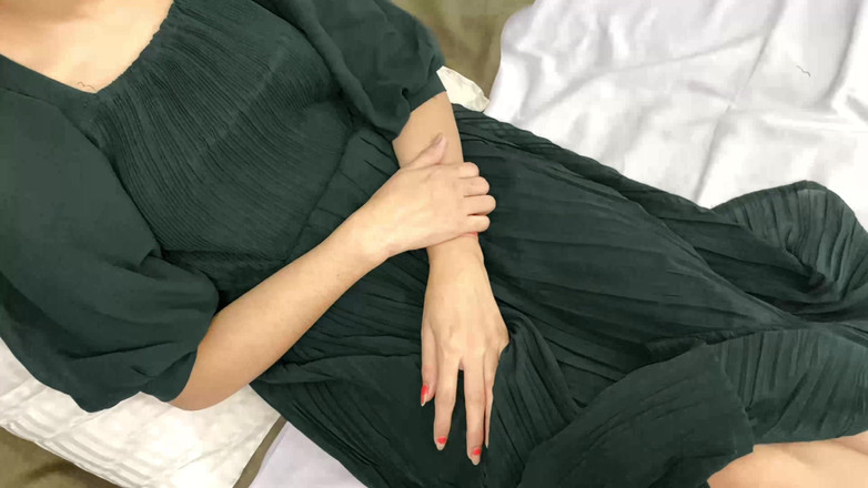 Desifilmy45: La calda indiana xxx desi jaat viene scopata per la...