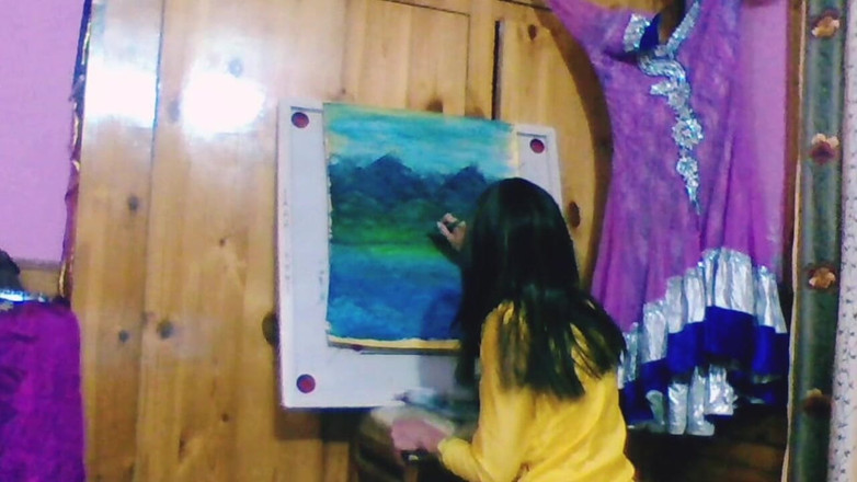 Bolly Karma: Một con đĩ luôn thích nó.