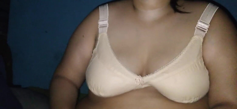 Aria Mia: Bhabhi Ấn Độ ngực bự bị đụ hung