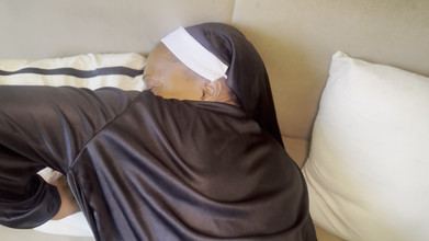 BongoXXX: Me Follé a Esta Monja Cachonda, Aunque Todas Las Monjas...