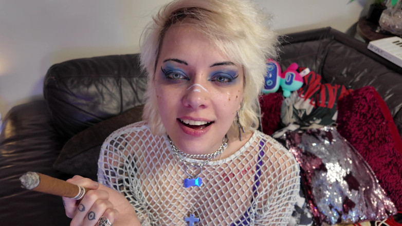 Glitterqueen1999: Sloppy Cigar Smoking Blowjob