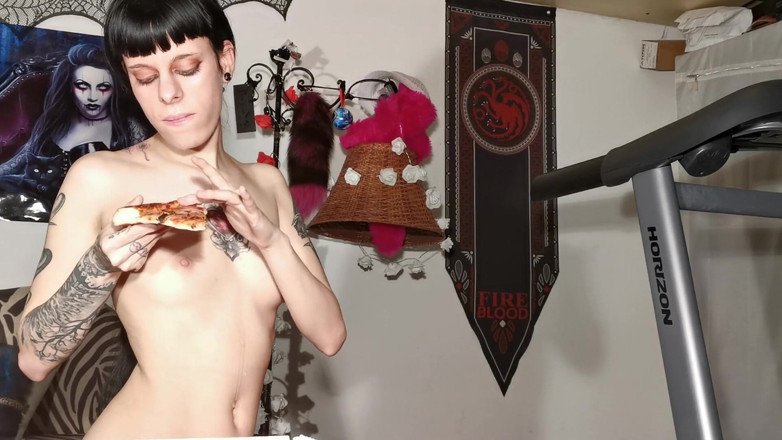 Beth Kinky: 披萨与继父的额外精液