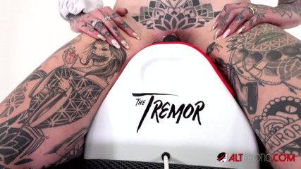 Alt Erotic: Tattooed Amber Luke rides the tremor for the first time