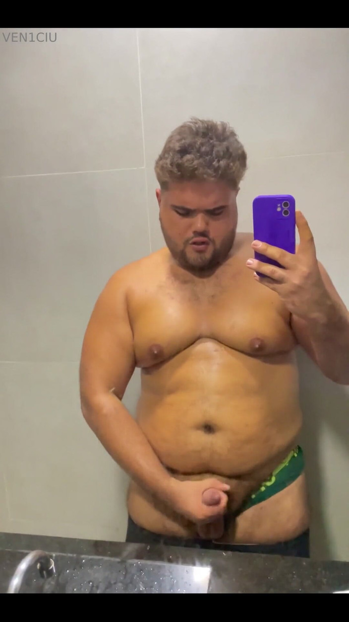 VEN1CIU: No banheiro da academia