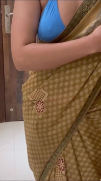 Bhabhi desi dikongkek juruelektronik