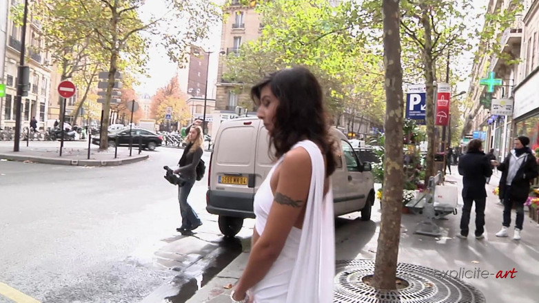 Explicite by John B root: Very Intense Anal Sex in a Limousine Driving on Paris...