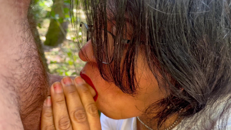happyvids33: Milg Perancis memberikan blowjob di luar dengan pancutan mani dalam...