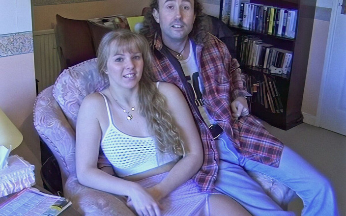 Real Sex Pass: Gençler evinde ilk kez çıplak fotoğraf çekimi yapıyor