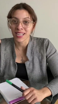 Sua professora de espanhol fica com tesão durante a aula ...