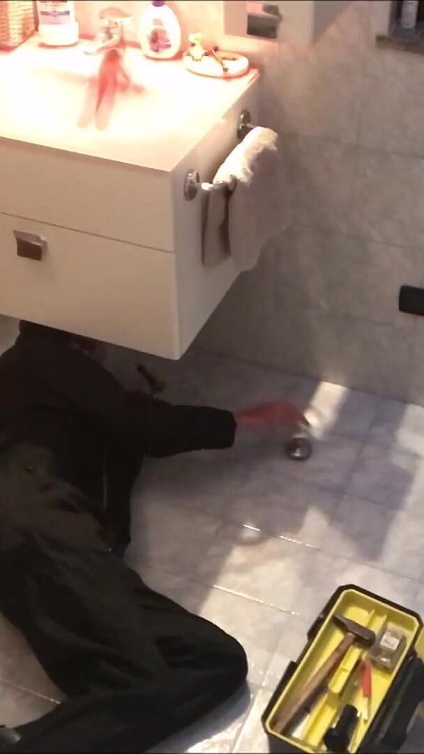 MissLeggings: Tesisatçıyla siktir git