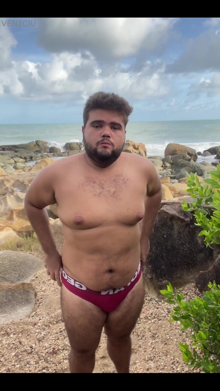 VEN1CIU: Et je suis allé me masturber sur la plage