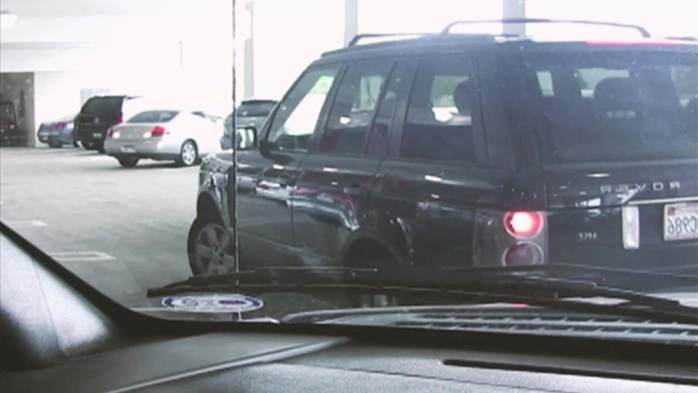 SEXUAL SIN: Booty Workoutscene-4_ebony brunetka MILF z dużymi piersiami i tyłkiem cieszy...