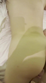 Asijská děvka reverzní jízda v hotelovém pokoji POV