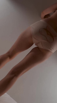 You Stays the Night at Gigi’s Place to Make Extreme Close up Video of Her Butthole with New Vivo X200 Ultra Cameraphone