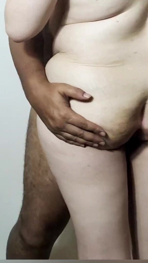 Basant: Árabe grande y hombre negro Khaliji