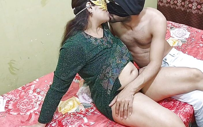 Sweetie Khan: El coño de mi novia está lleno de sexo