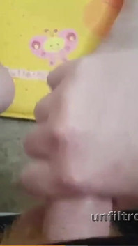 눈을 뜨기 전에 길고 두꺼운 부드러운 Flaccid가 자라고 당신을 위해 사정합니다!.