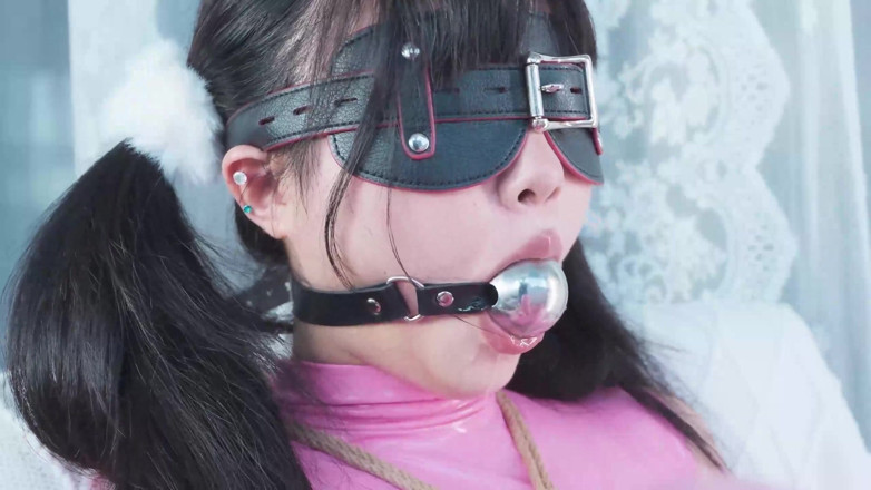 Aisan girl bondage: Ms17- použití lepicí pásky k dávení dívky a aby se...